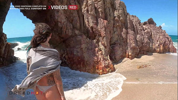 Gostosa com Tesão quer foder em Praia Publica Famosa – Dread Hot